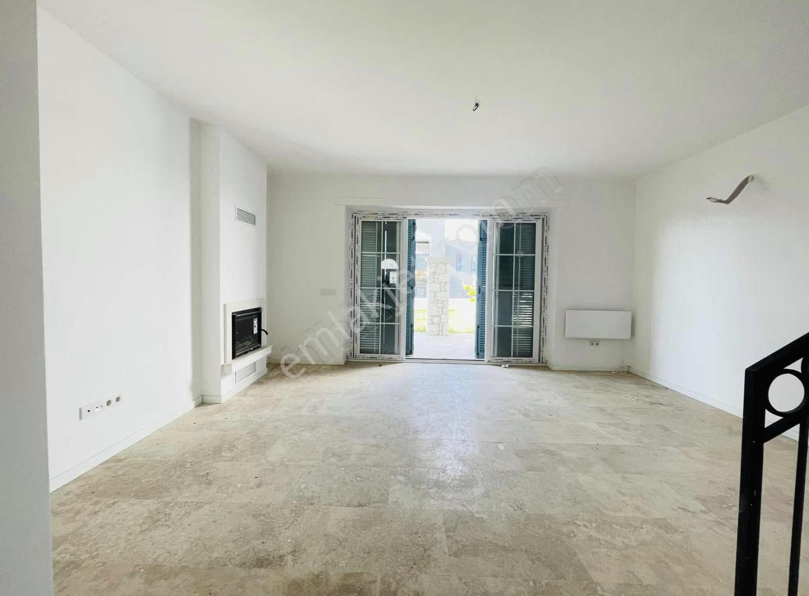 Fast Buy Çeşme Yalı'da 4+1 Sıfır Villa - Görsel 2