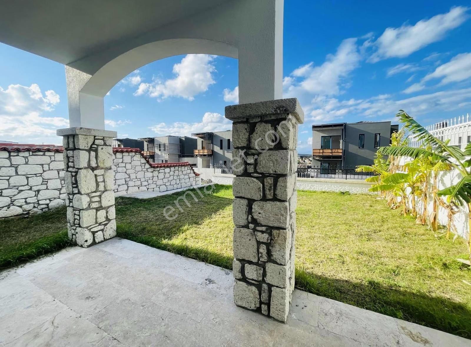 Fast Buy Çeşme Yalı'da 4+1 Sıfır Villa - Görsel 12