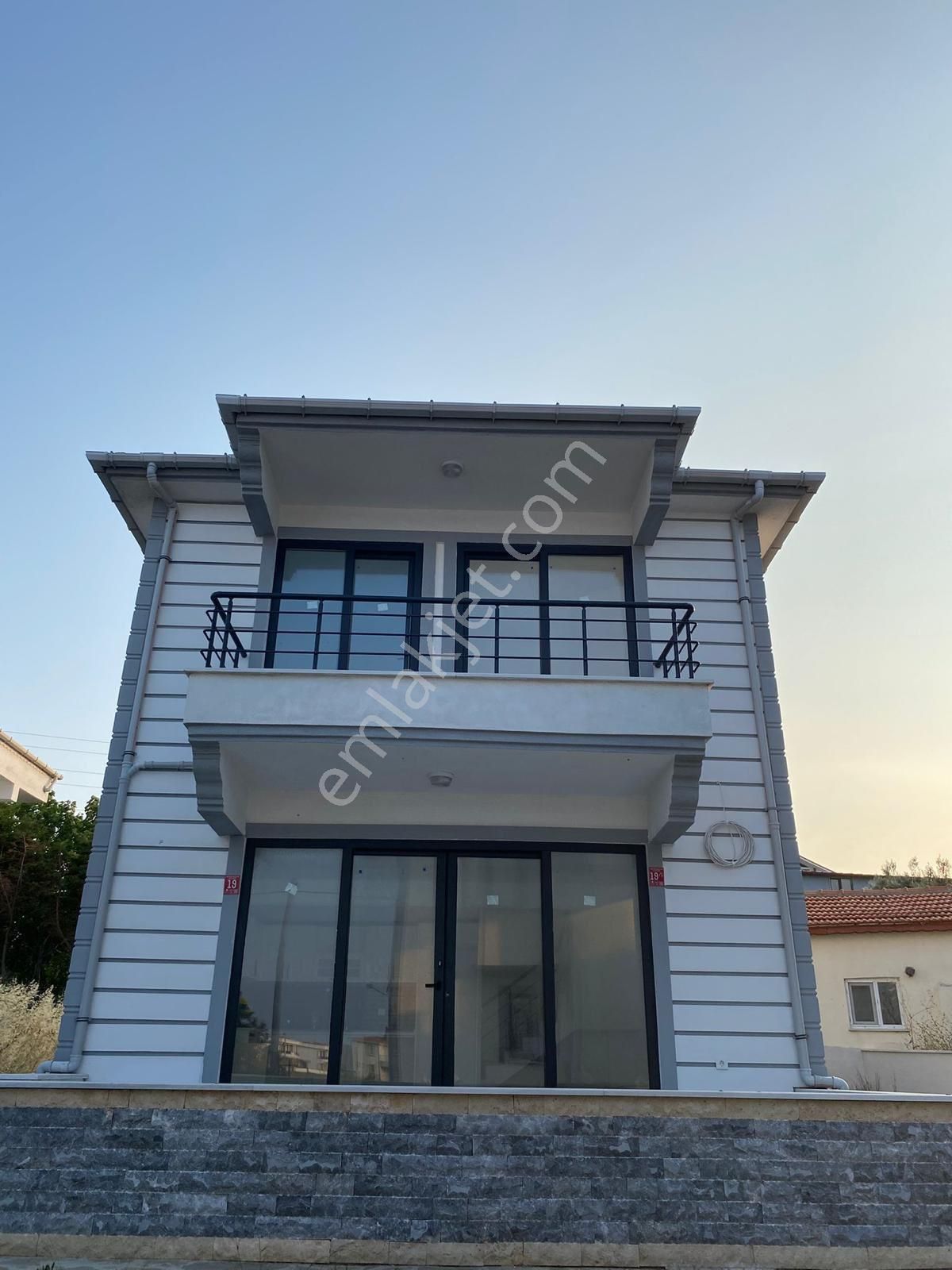 Özgür İnşaat'tan Avşa Adasın'da 3+1 250m2 Arsa İçinde Lüx Dubleks Villa - Görsel 4