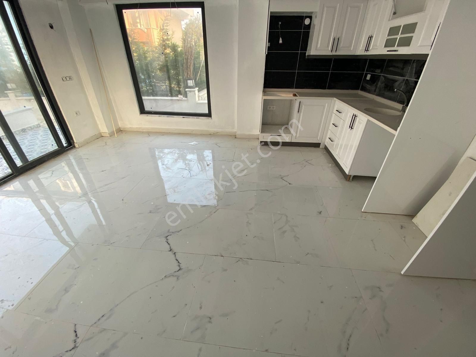 Özgür İnşaat'tan Avşa Adasın'da 3+1 250m2 Arsa İçinde Lüx Dubleks Villa - Görsel 6