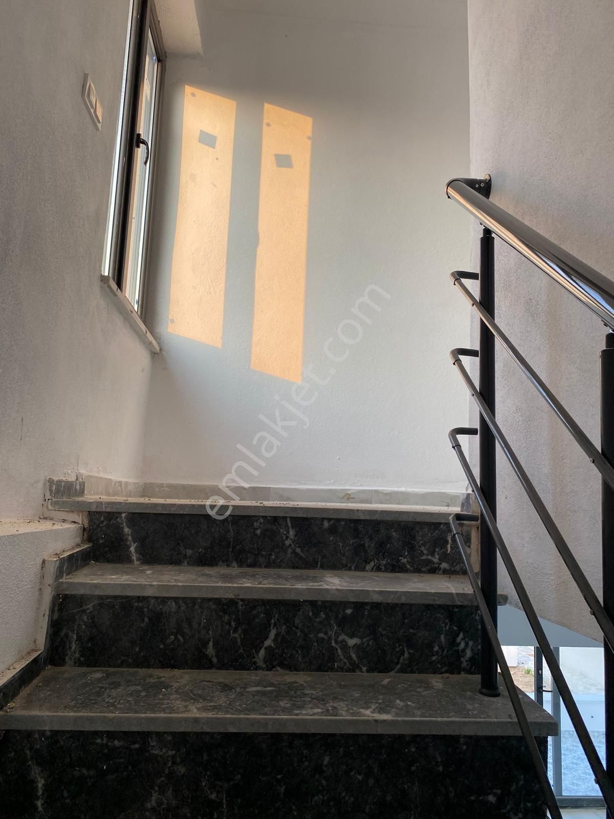 Özgür İnşaat'tan Avşa Adasın'da 3+1 250m2 Arsa İçinde Lüx Dubleks Villa - Görsel 13