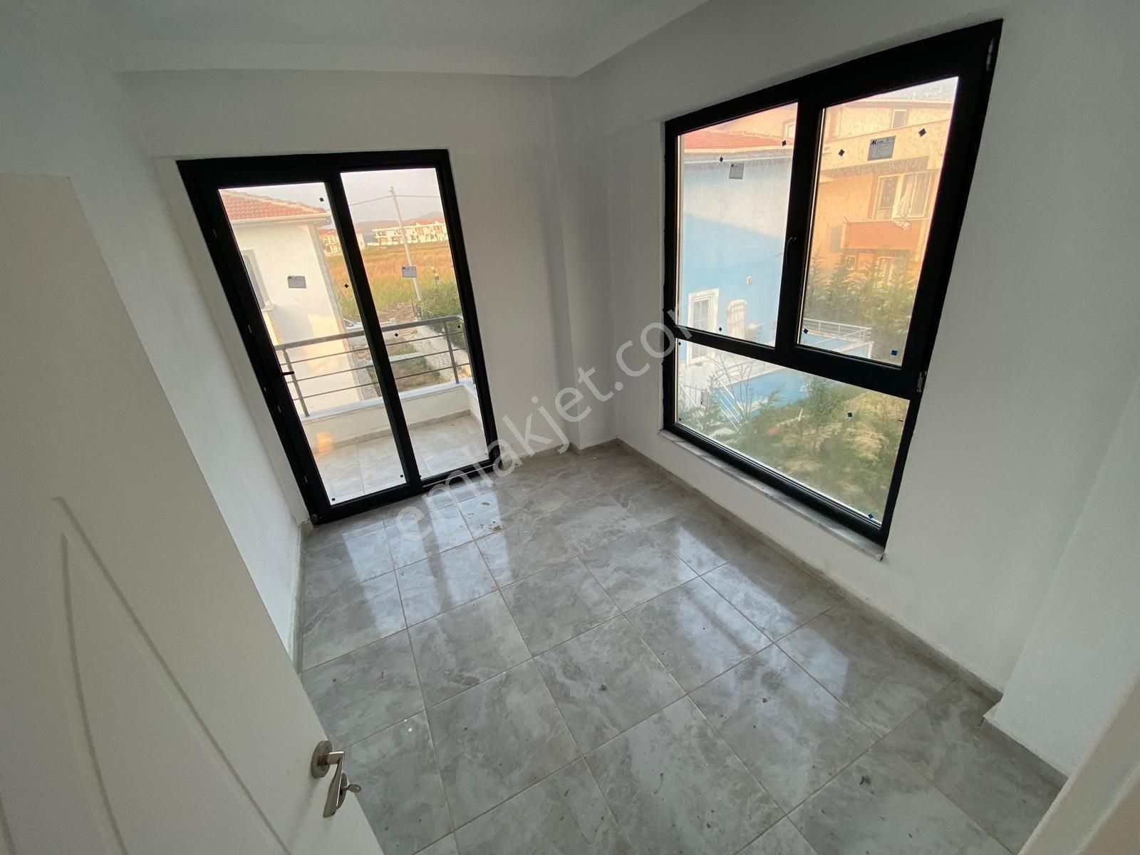 Özgür İnşaat'tan Avşa Adasın'da 3+1 250m2 Arsa İçinde Lüx Dubleks Villa - Görsel 17