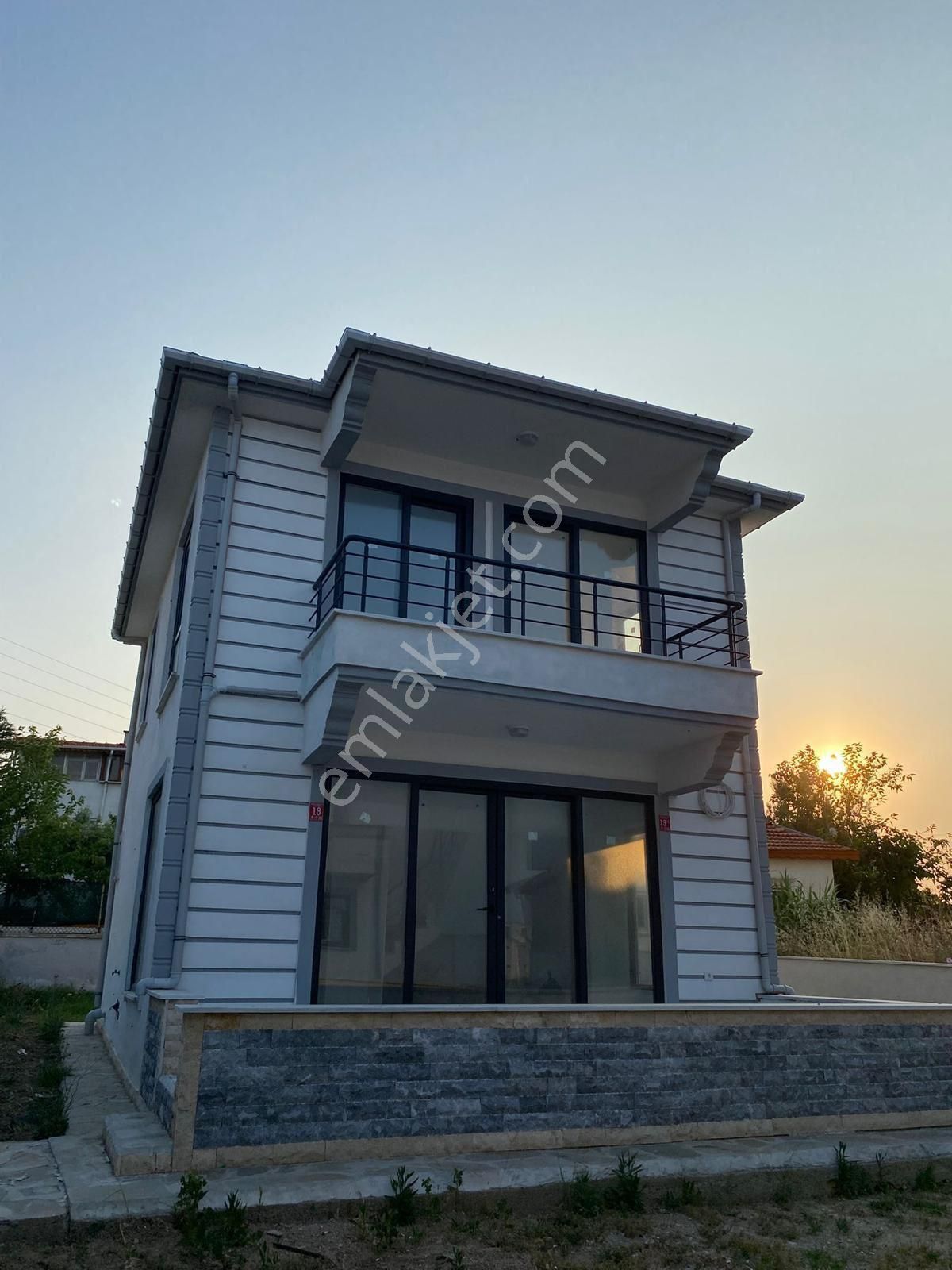 Özgür İnşaat'tan Avşa Adasın'da 3+1 250m2 Arsa İçinde Lüx Dubleks Villa - Görsel 2