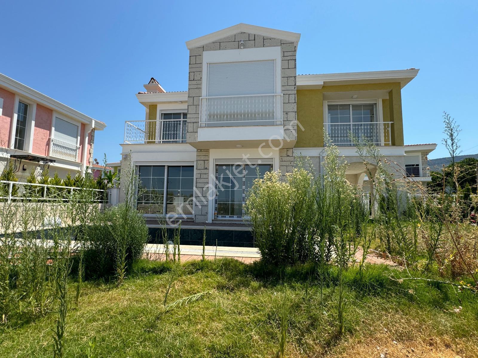 Kuşadası'nda Denize Yakın 4+1 Müstakil Havuzlu Villa - Görsel 3