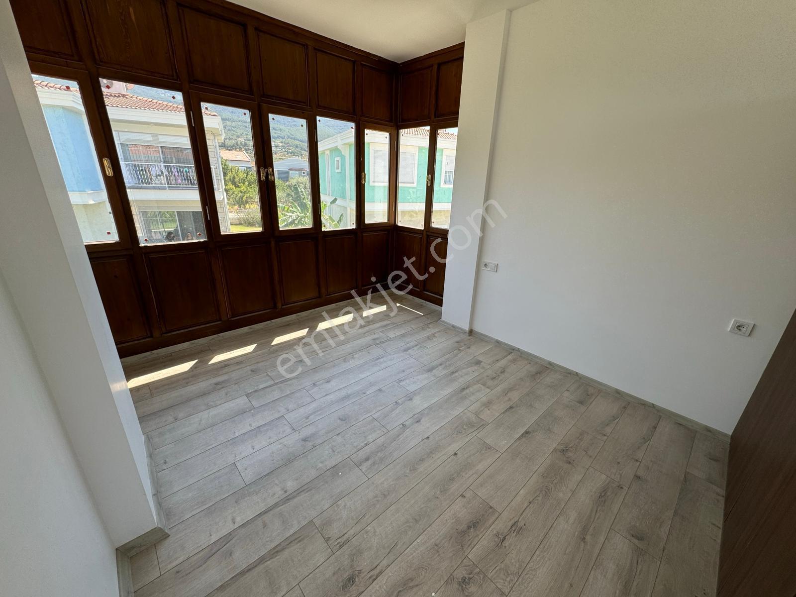 Kuşadası'nda Denize Yakın 4+1 Müstakil Havuzlu Villa - Görsel 22