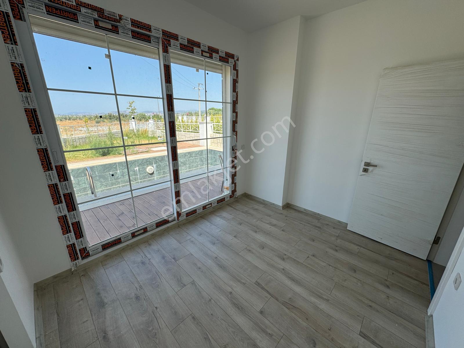 Kuşadası'nda Denize Yakın 4+1 Müstakil Havuzlu Villa - Görsel 19