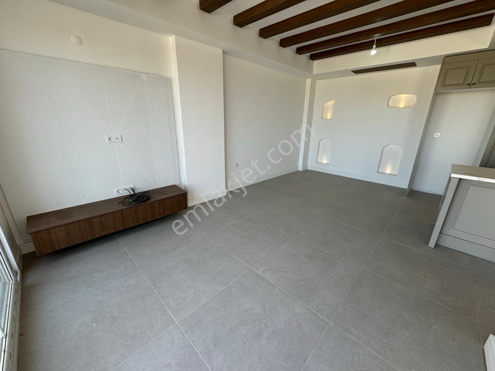 Kuşadası'nda Denize Yakın 4+1 Müstakil Havuzlu Villa - Görsel 16
