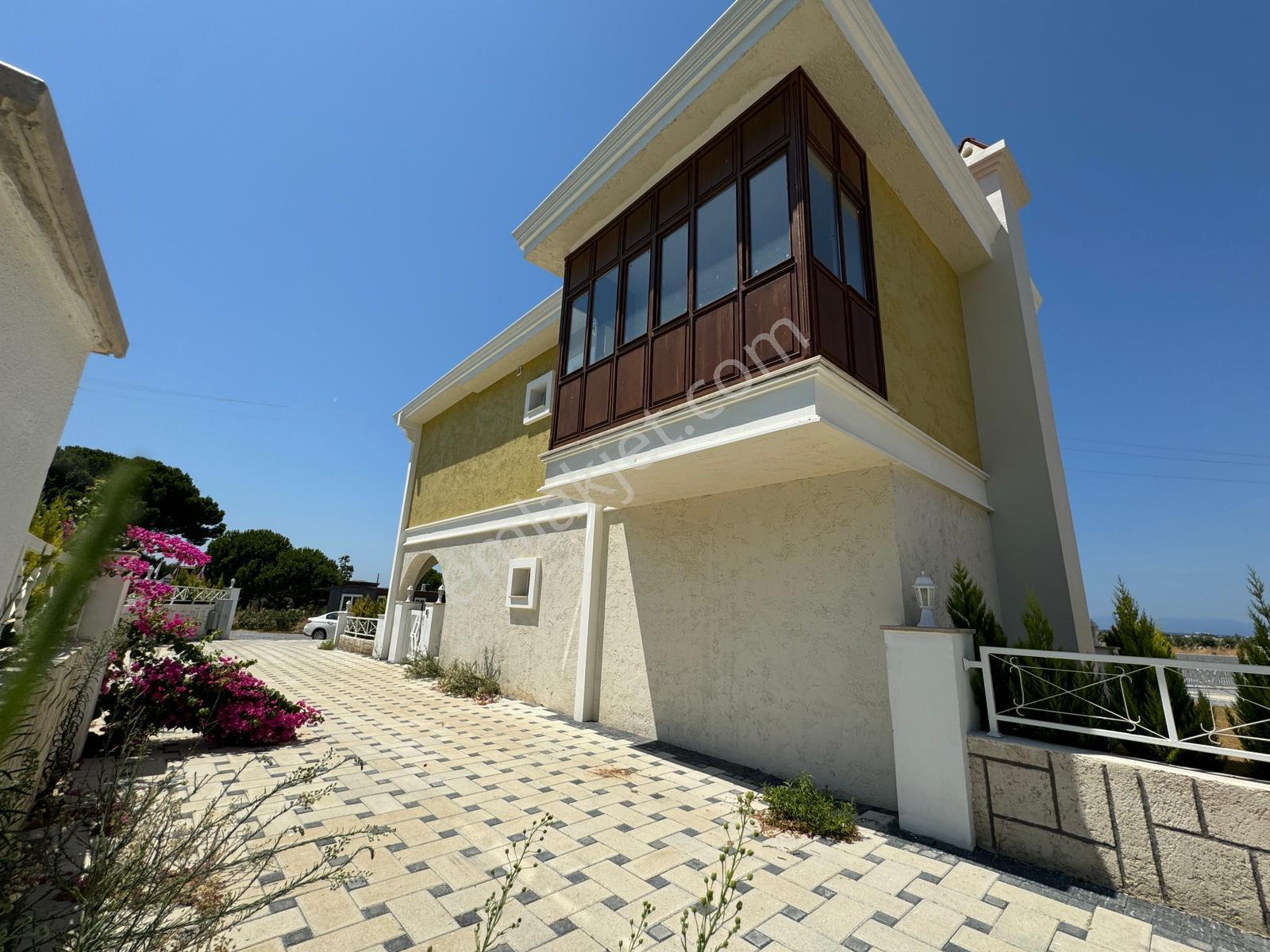 Kuşadası'nda Denize Yakın 4+1 Müstakil Havuzlu Villa - Görsel 4