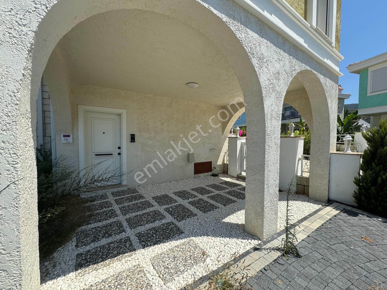 Kuşadası'nda Denize Yakın 4+1 Müstakil Havuzlu Villa - Görsel 7