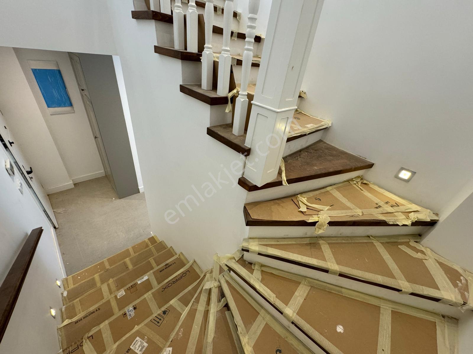 Kuşadası'nda Denize Yakın 4+1 Müstakil Havuzlu Villa - Görsel 21