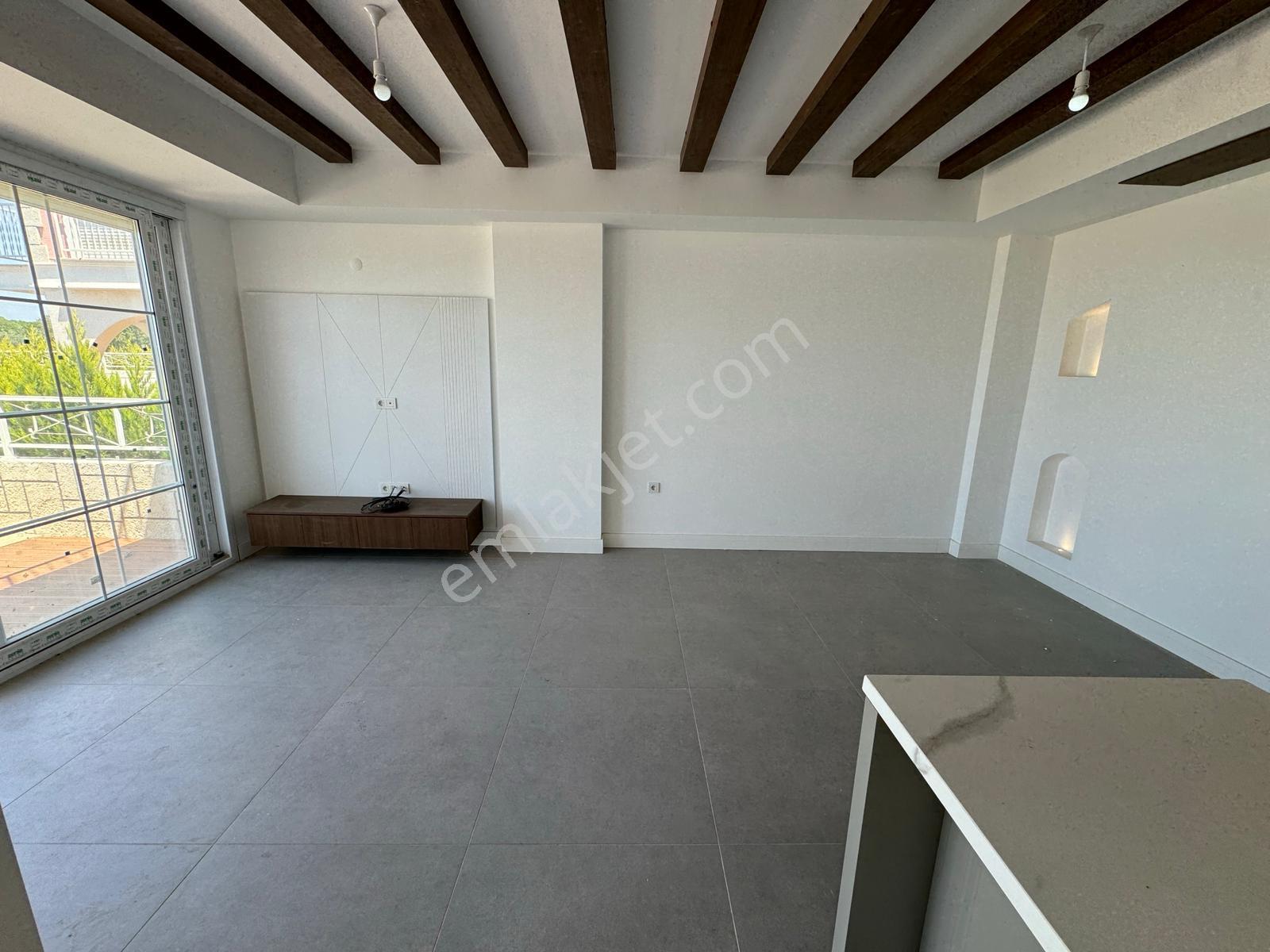 Kuşadası'nda Denize Yakın 4+1 Müstakil Havuzlu Villa - Görsel 15
