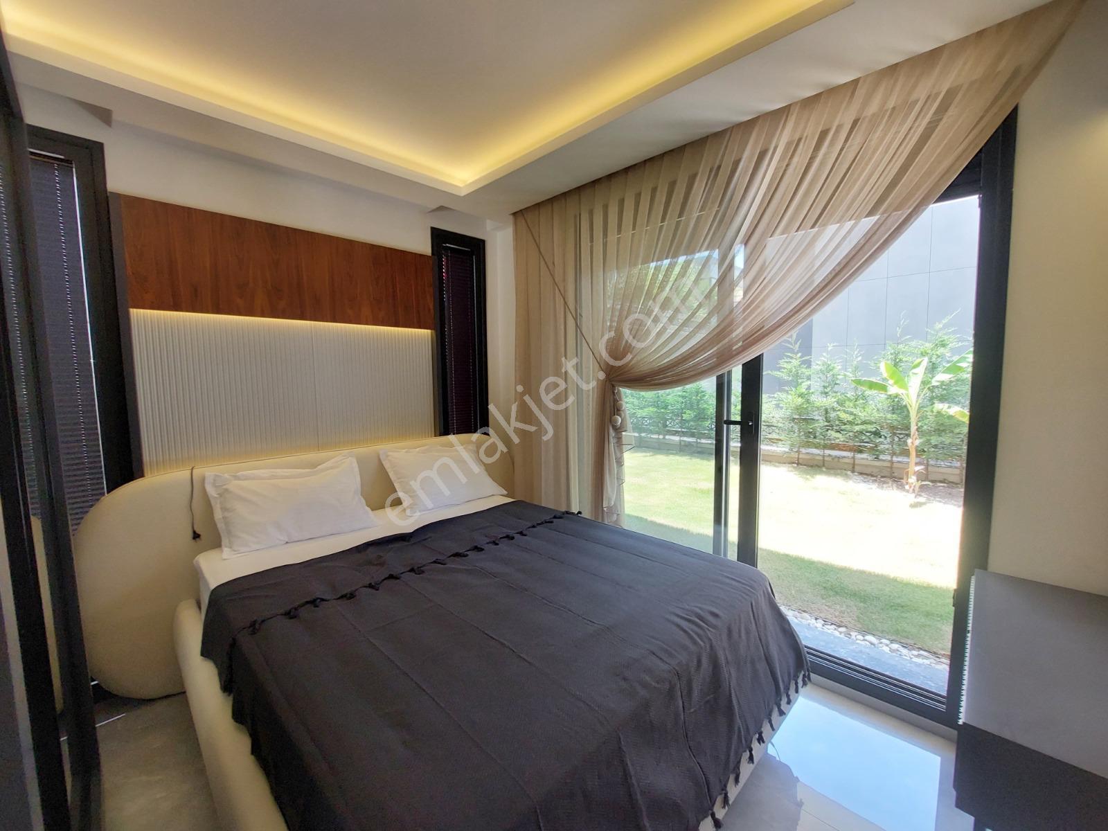 Kuşadası Soğucakta Full Deniz Manzaralı Eşyalı Villa - Görsel 20