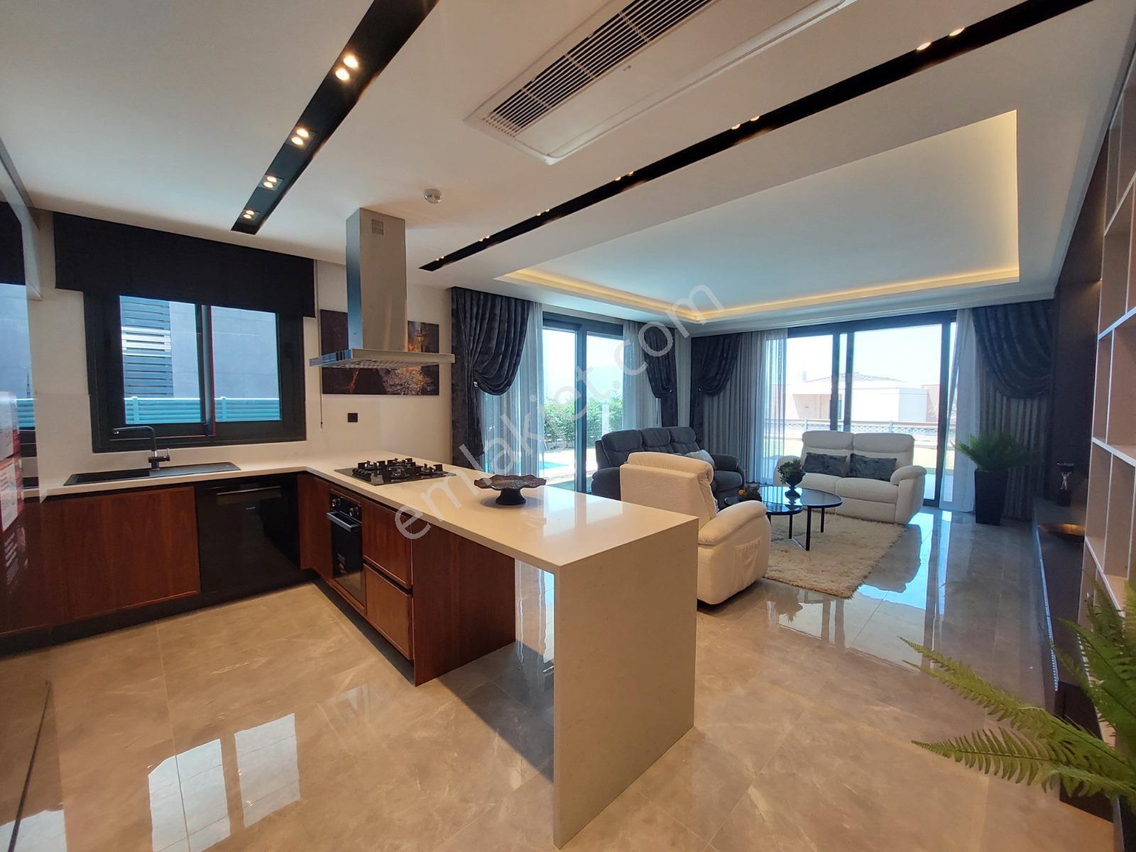 Kuşadası Soğucakta Full Deniz Manzaralı Eşyalı Villa - Görsel 17