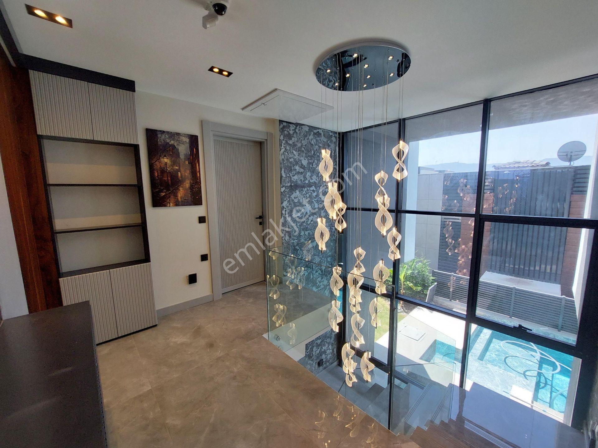 Kuşadası Soğucakta Full Deniz Manzaralı Eşyalı Villa - Görsel 19