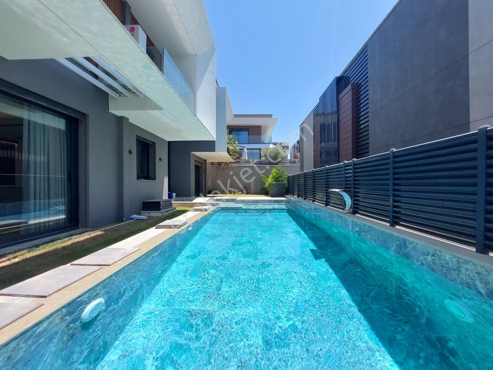 Kuşadası Soğucakta Full Deniz Manzaralı Eşyalı Villa - Görsel 7