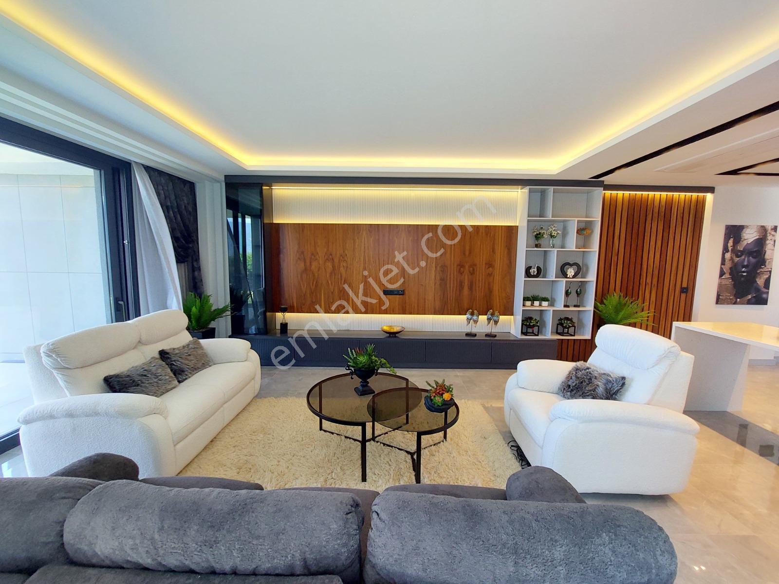 Kuşadası Soğucakta Full Deniz Manzaralı Eşyalı Villa - Görsel 15