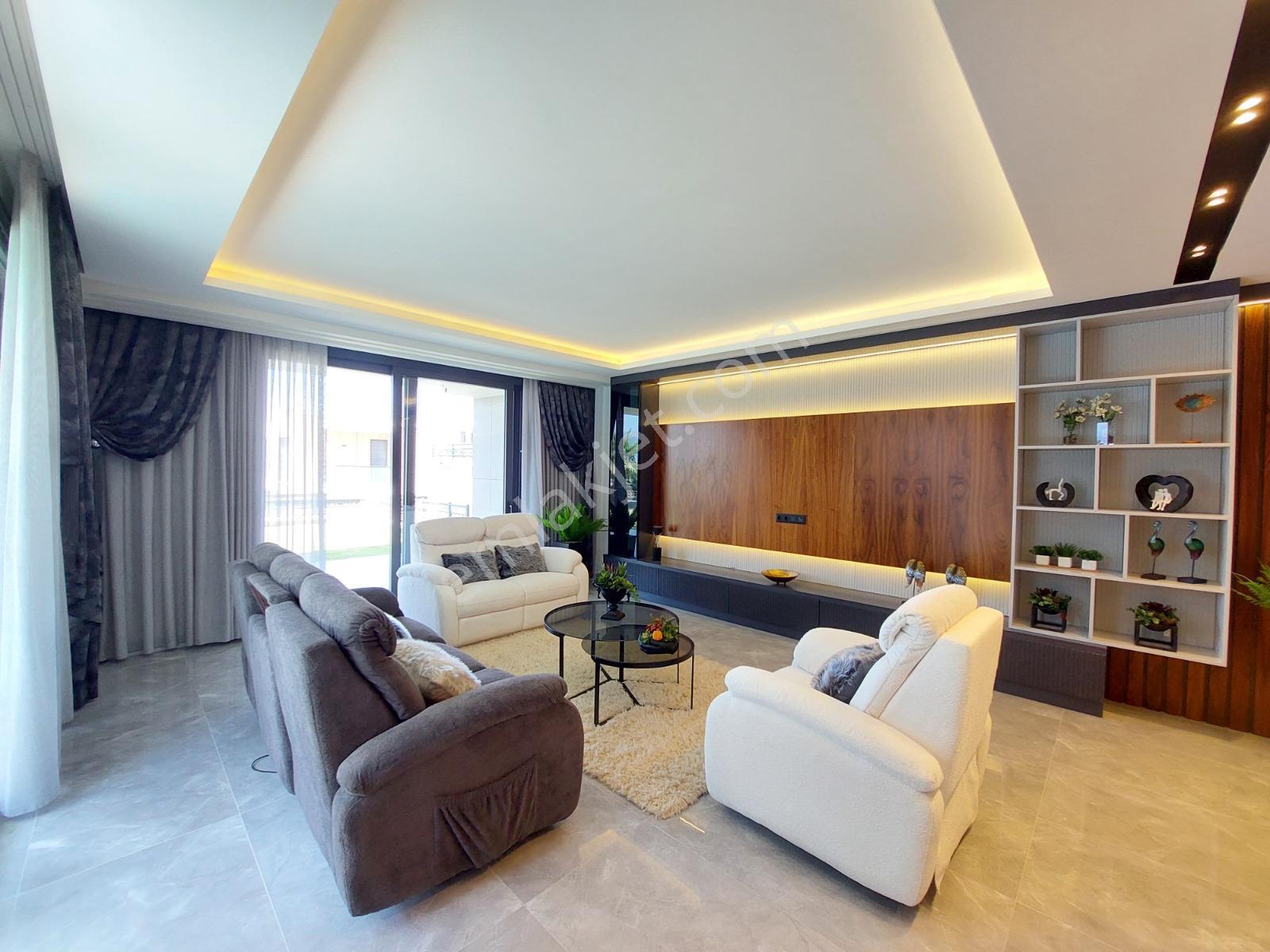 Kuşadası Soğucakta Full Deniz Manzaralı Eşyalı Villa - Görsel 12