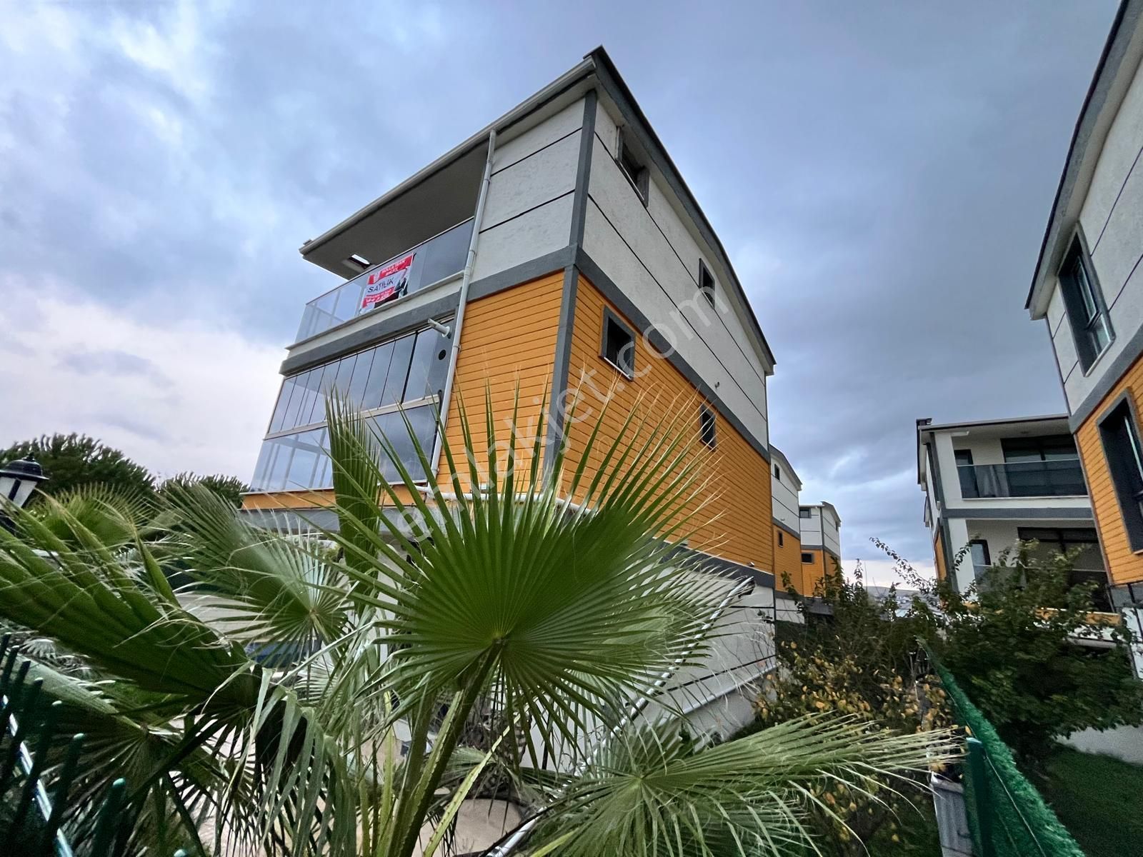 Yeniçiftlik'te Denize Yakın Ultralüks 4+1 Müstakil Havuzlu Villa - Görsel 6