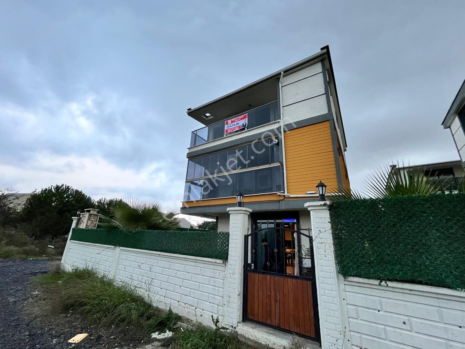 Yeniçiftlik'te Denize Yakın Ultralüks 4+1 Müstakil Havuzlu Villa - Görsel 4