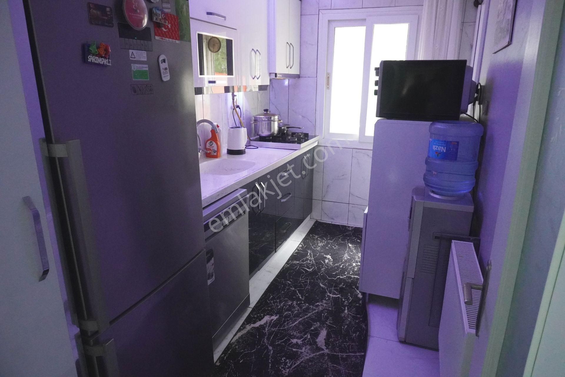 Egekent Satılık Yapılı 2+1 Doğalgazlı+balkonlu Çiğli Serkan Dan