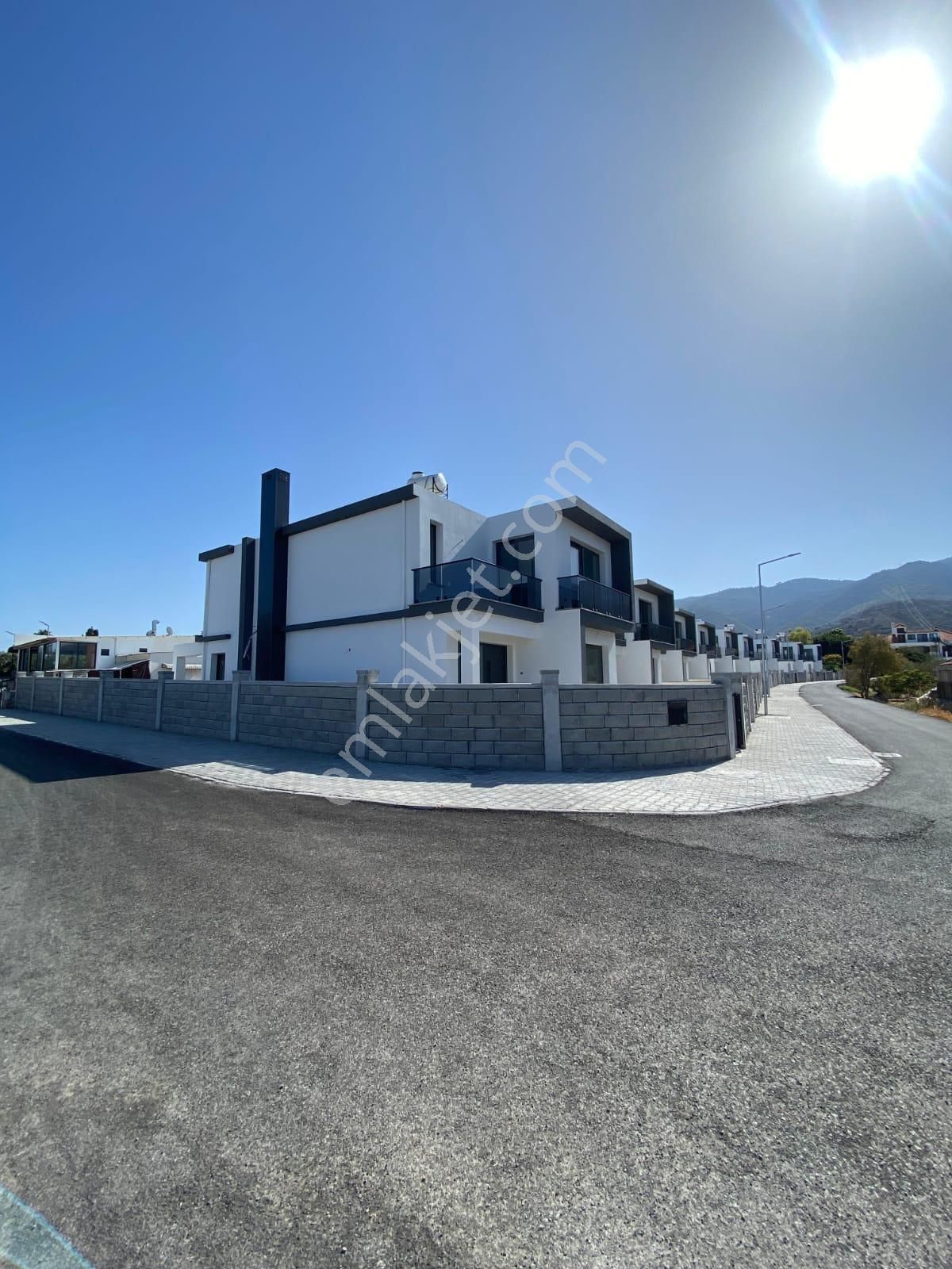 Satılık – Alsancak - Özel Havuzlu, Yeni Ve Modern Villa - Görsel 2
