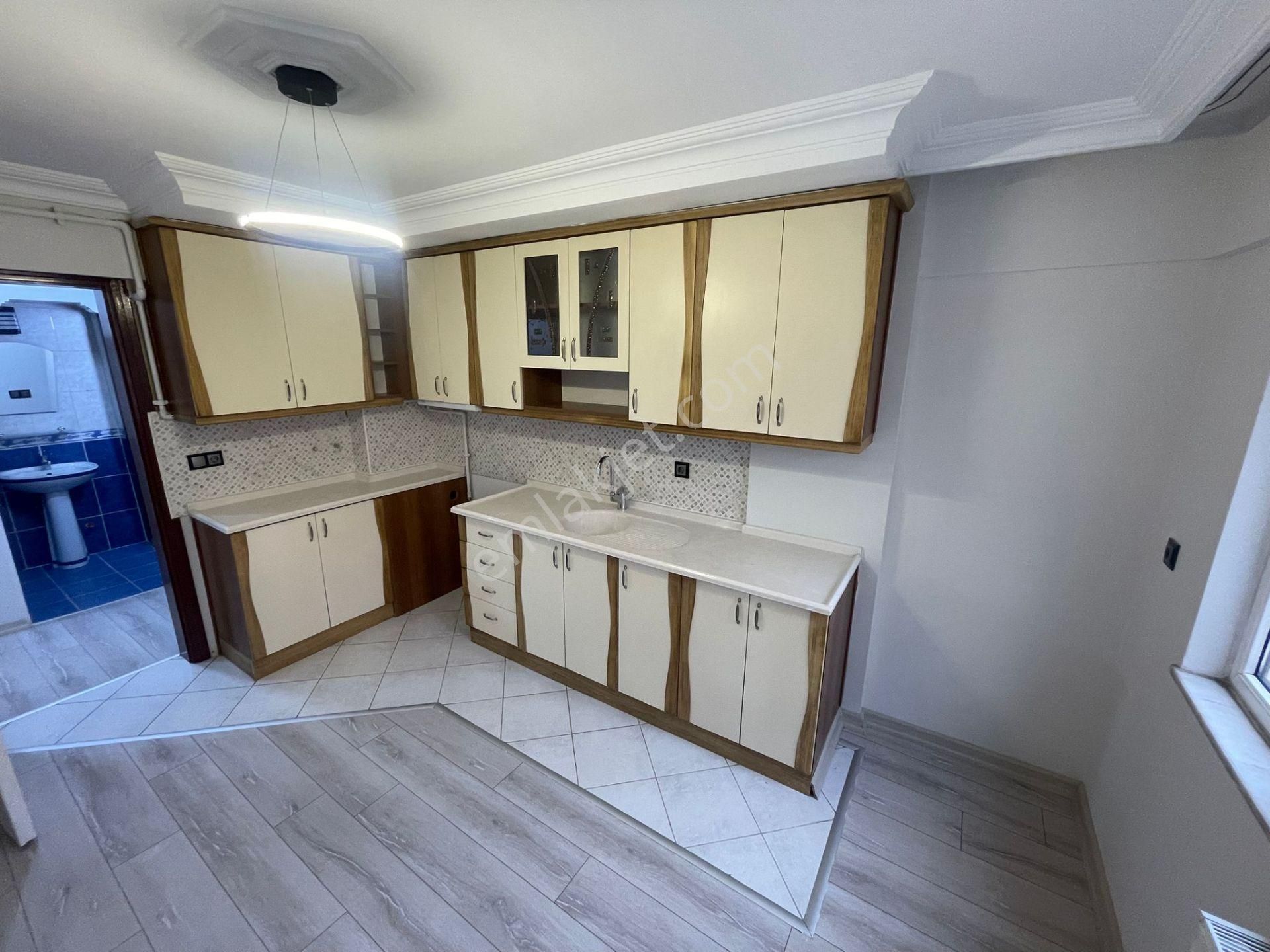 Eskidjiden Atalar Parkı Yakını 2+1 Geniş Satılık Daire