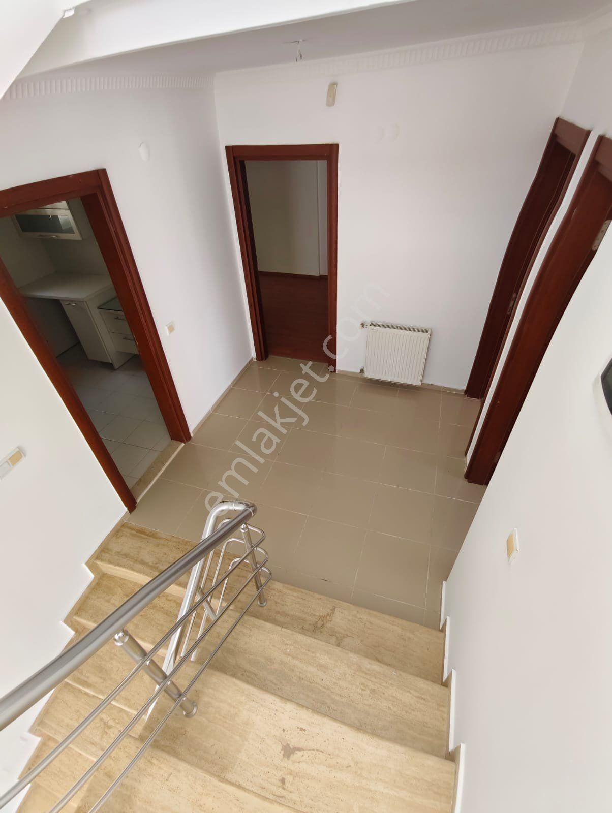 Kuşadası,marina Mevki,müstakil Tripleks,site İçinde, Bakımlı Villa - Görsel 19