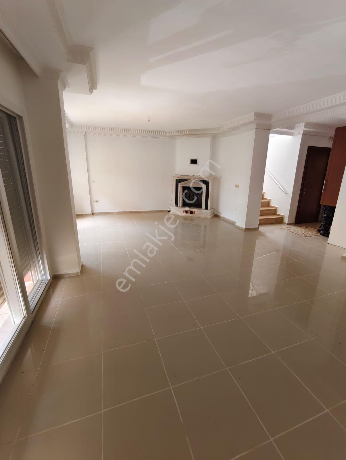 Kuşadası,marina Mevki,müstakil Tripleks,site İçinde, Bakımlı Villa - Görsel 5