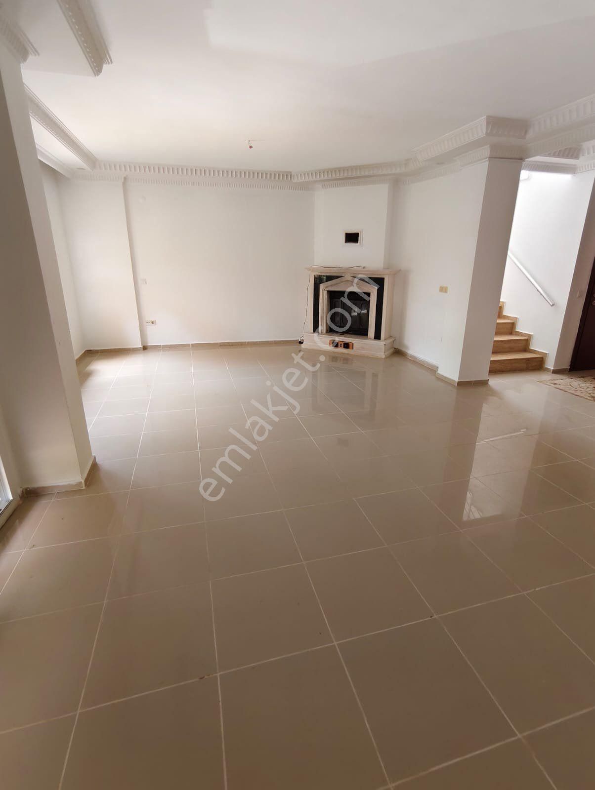 Kuşadası,marina Mevki,müstakil Tripleks,site İçinde, Bakımlı Villa - Görsel 12