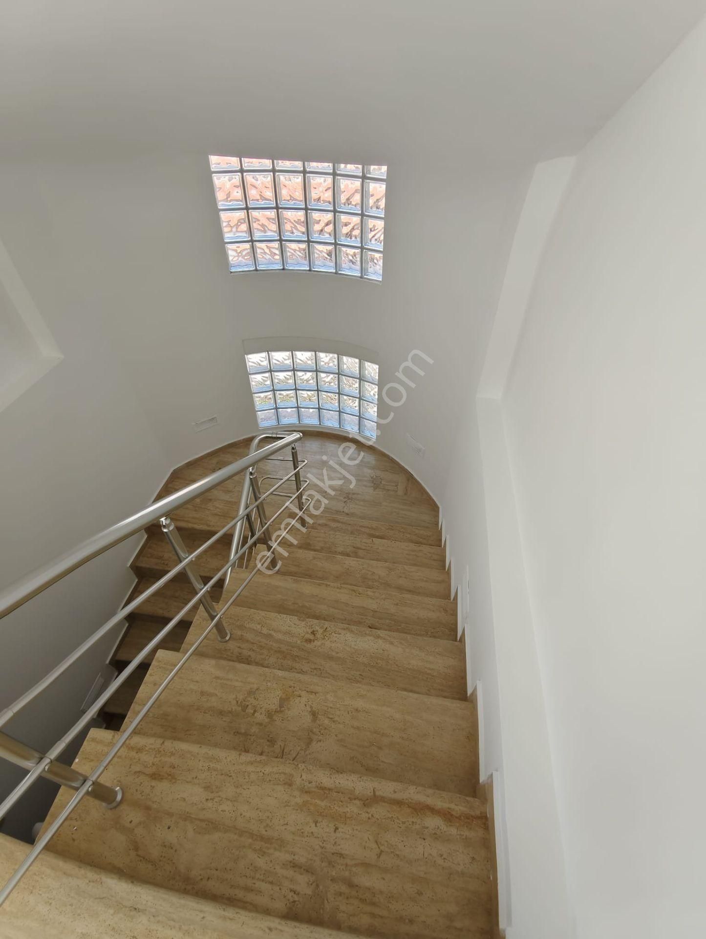 Kuşadası,marina Mevki,müstakil Tripleks,site İçinde, Bakımlı Villa - Görsel 21