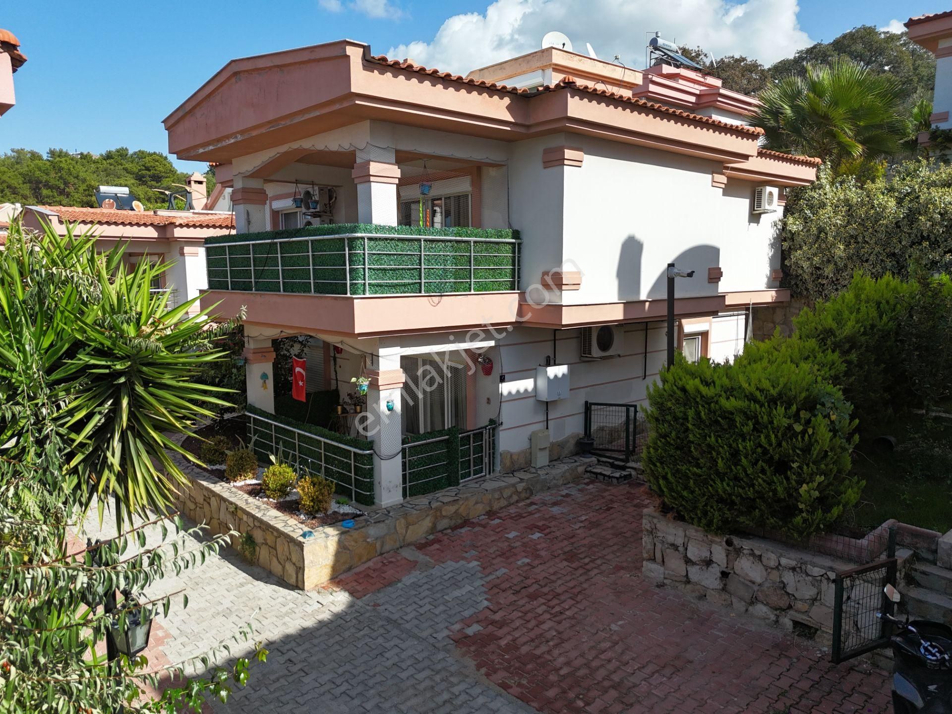 Kuşadası,marina Mevki,müstakil Tripleks,site İçinde, Bakımlı Villa - Görsel 32