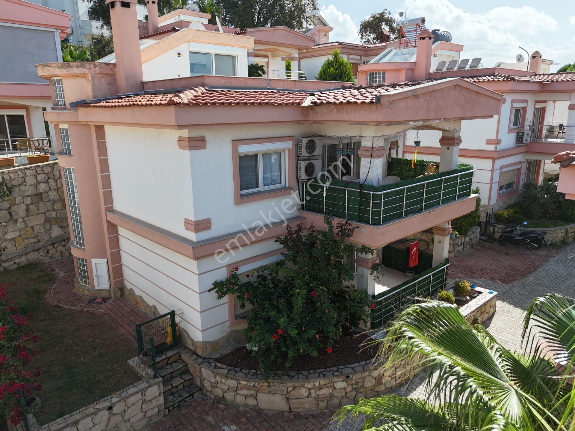 Kuşadası,marina Mevki,müstakil Tripleks,site İçinde, Bakımlı Villa - Görsel 4