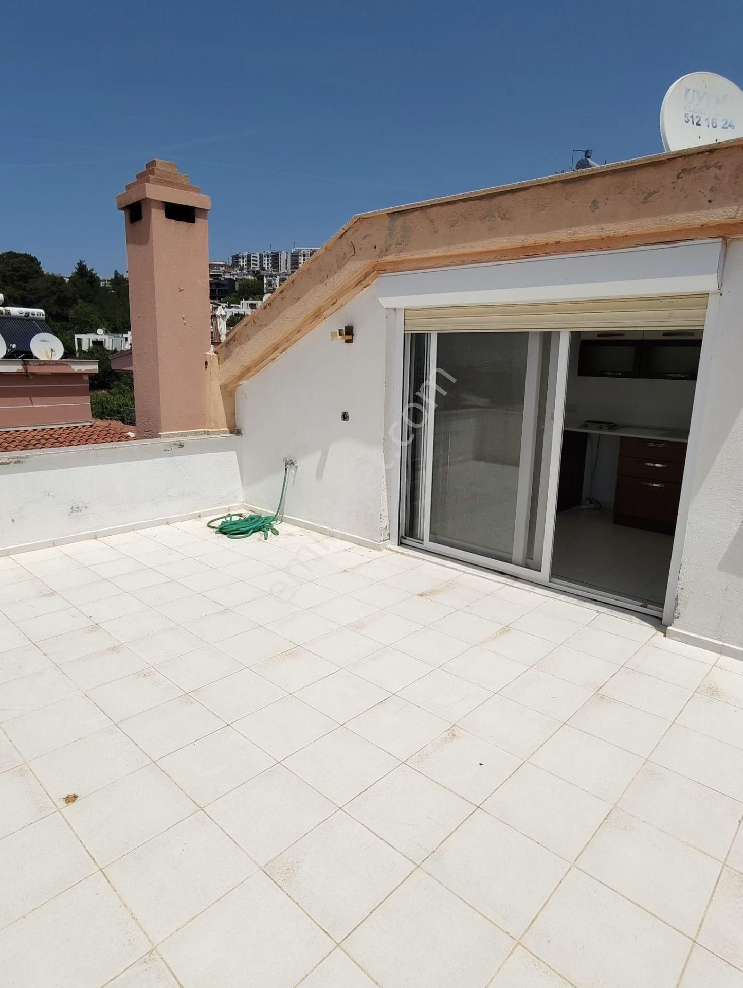 Kuşadası,marina Mevki,müstakil Tripleks,site İçinde, Bakımlı Villa - Görsel 29