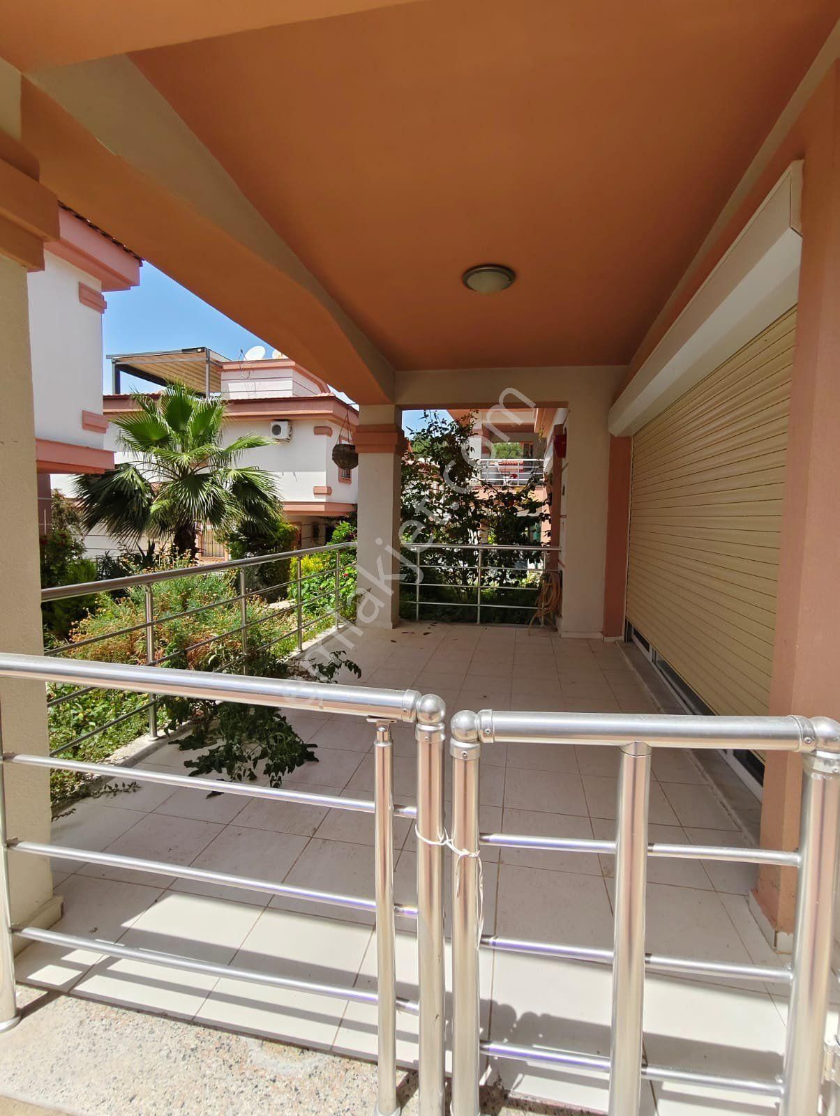 Kuşadası,marina Mevki,müstakil Tripleks,site İçinde, Bakımlı Villa - Görsel 22