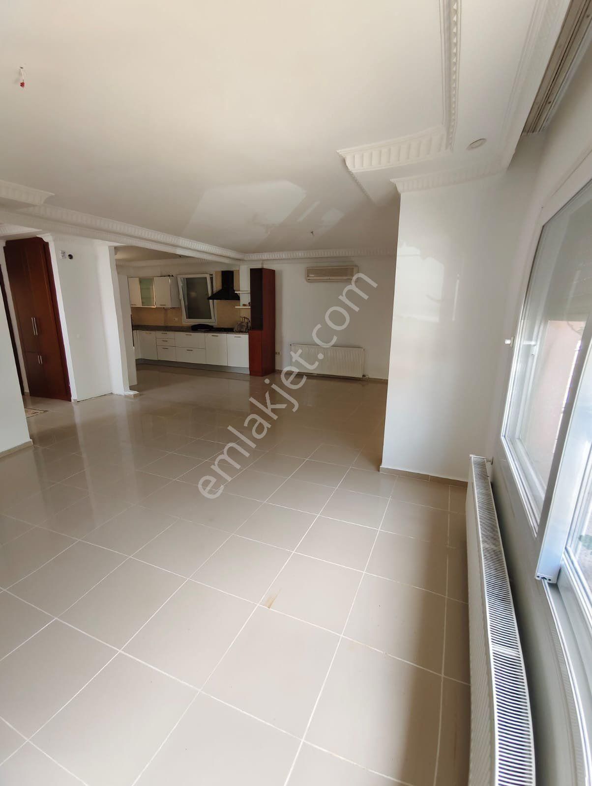 Kuşadası,marina Mevki,müstakil Tripleks,site İçinde, Bakımlı Villa - Görsel 13