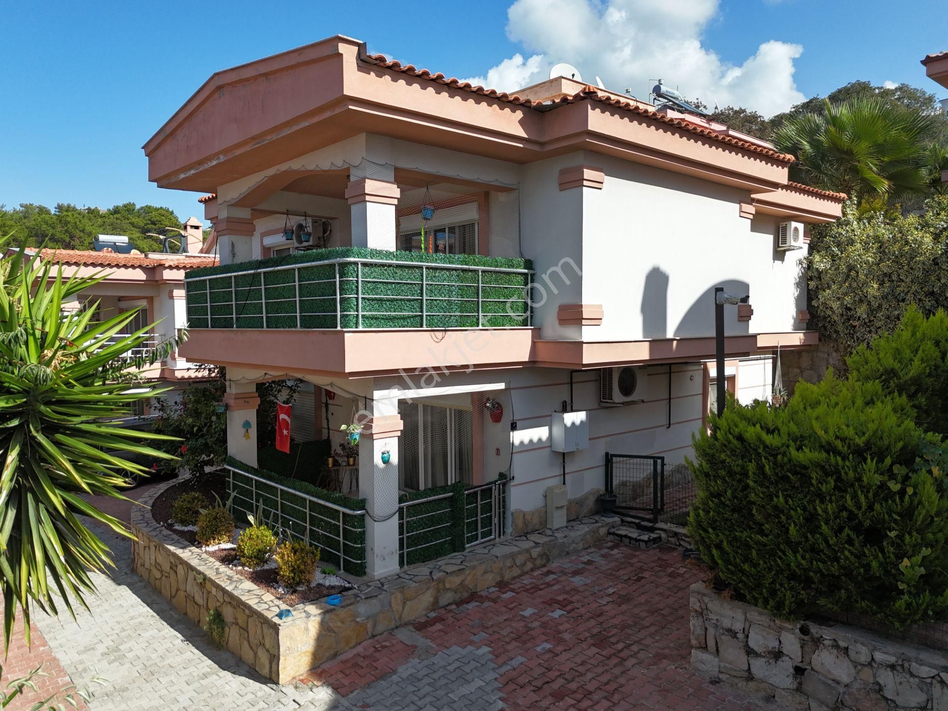 Kuşadası,marina Mevki,müstakil Tripleks,site İçinde, Bakımlı Villa - Görsel 2