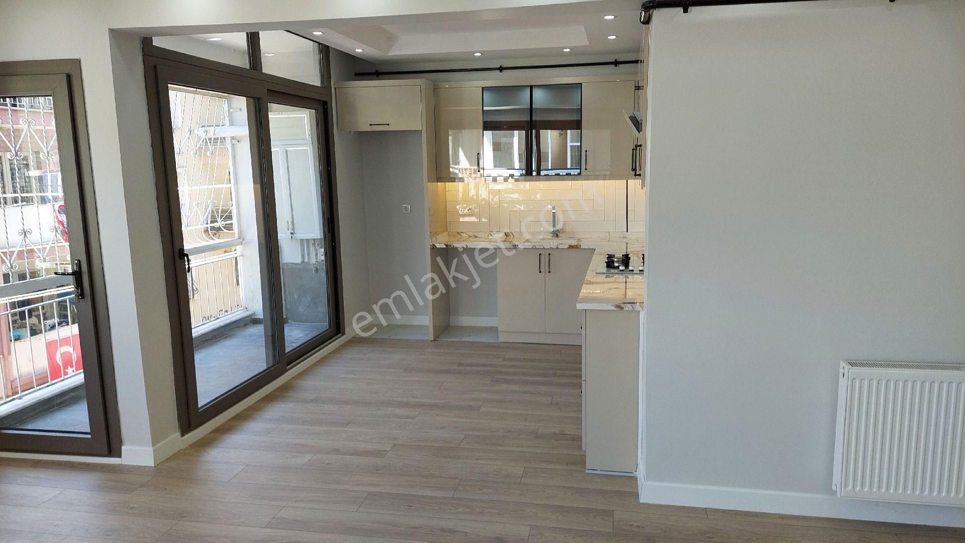 Hatay Nokta 213 Sokakta 3+1,120m2,dogalgazlı,arakat,çift Cepheli,full Tadilatlı Satılık Daire. - Görsel 2