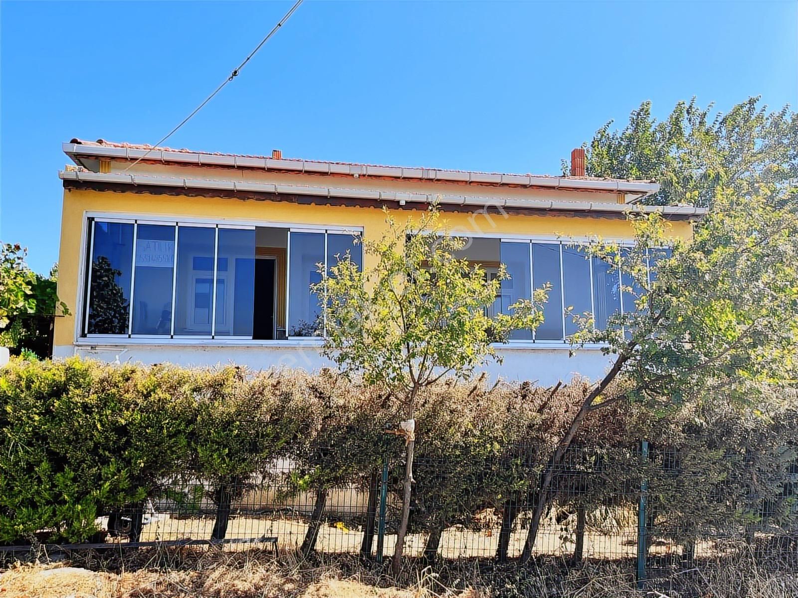 Kurulu Düzen Tek Katlı Deniz Manzaralı Köşe Parsel Villa - Görsel 1