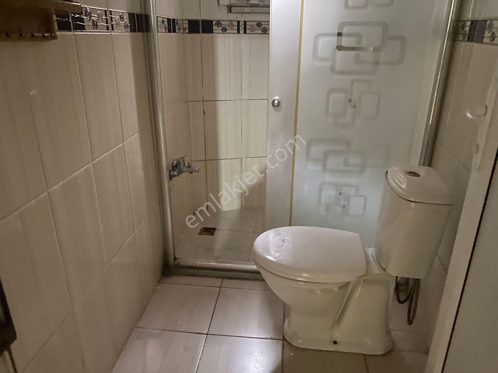Avrupa Emlak Tan Esenler Fatih Mh 75m² 2+1 Kot-1 Düz Giriş,altında Daire Var,15 Yıllık,krediye Uygun - Görsel 8