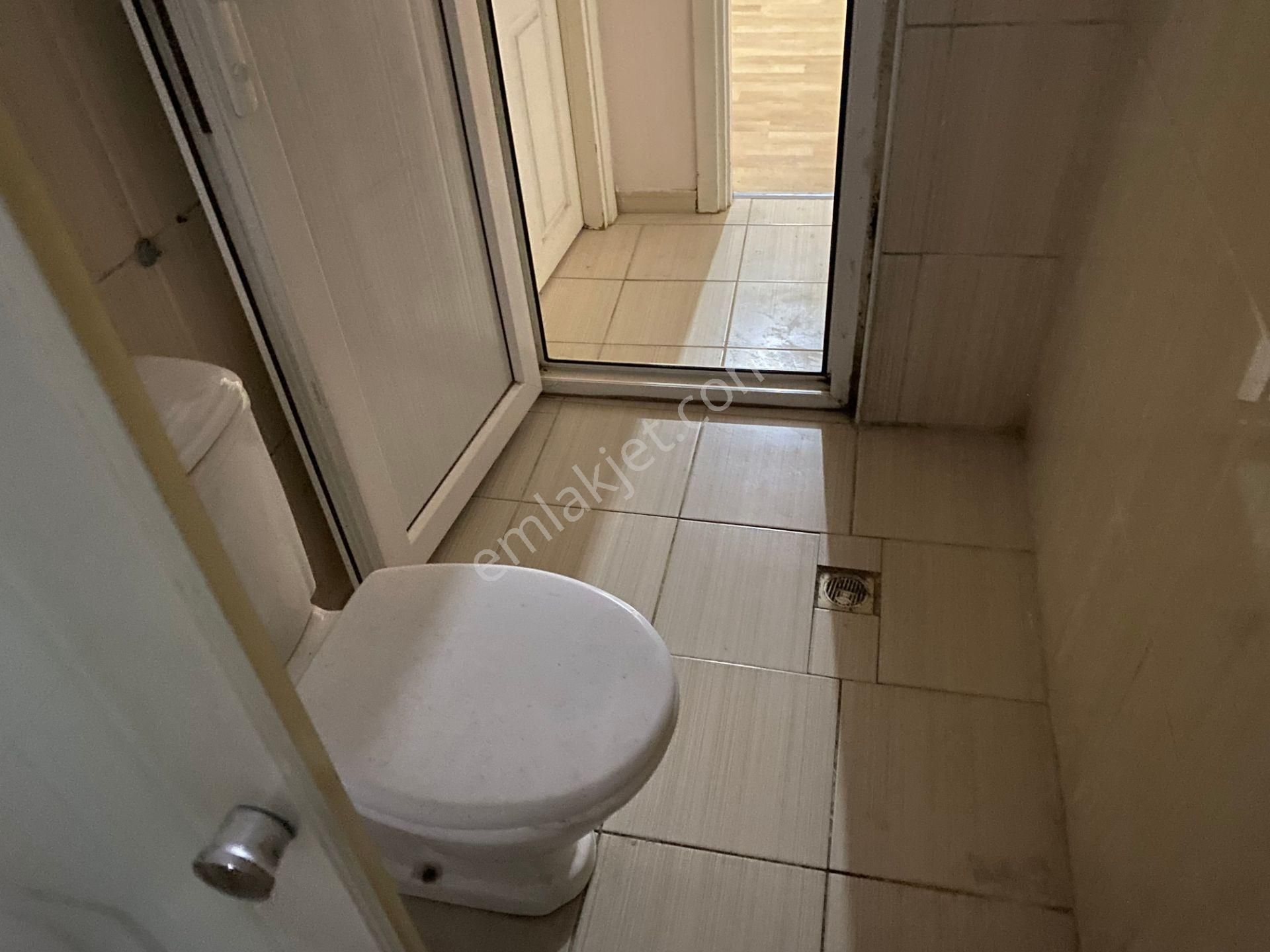 Avrupa Emlak Tan Esenler Fatih Mh 75m² 2+1 Kot-1 Düz Giriş,altında Daire Var,15 Yıllık,krediye Uygun - Görsel 9