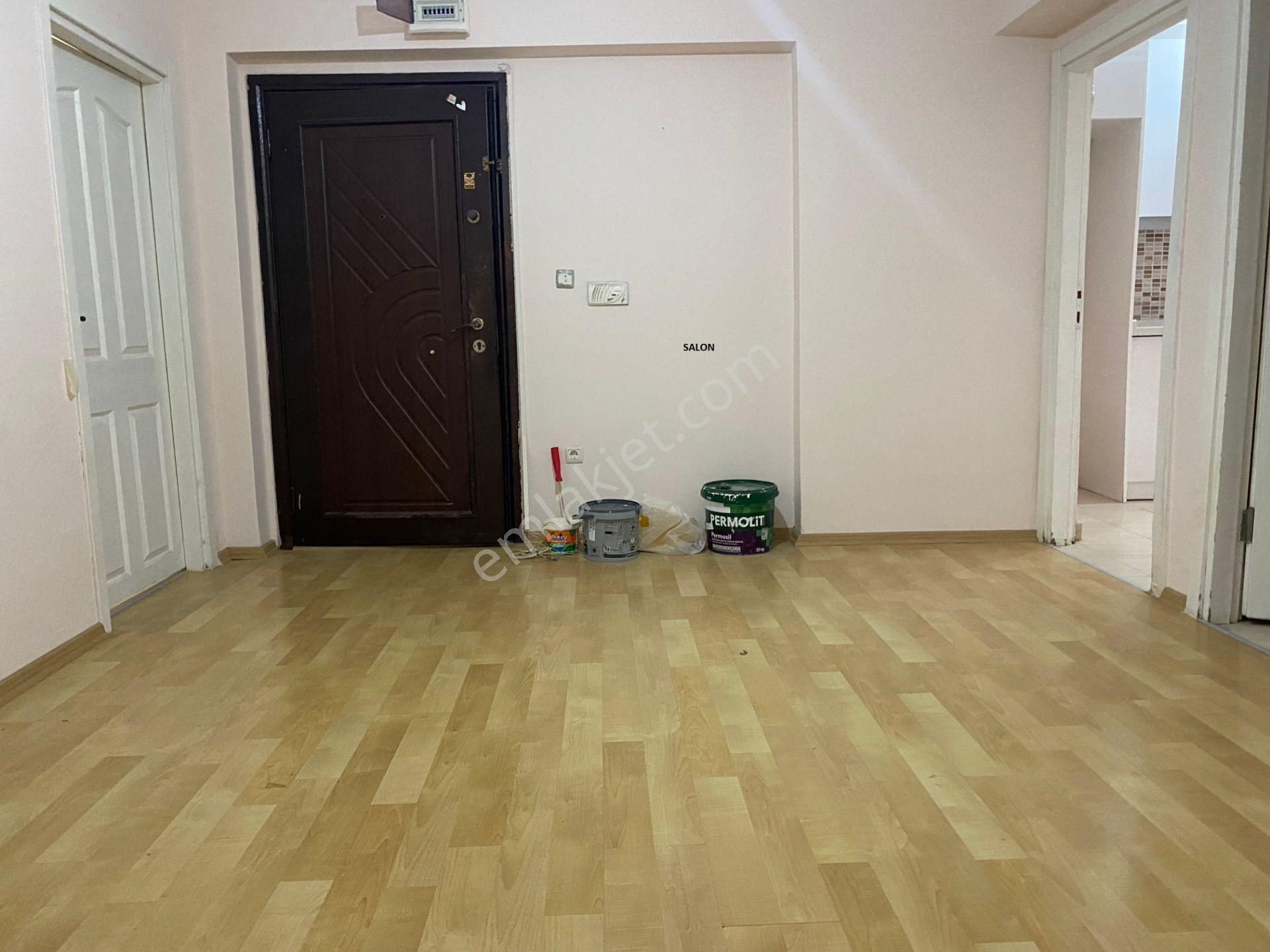 Avrupa Emlak Tan Esenler Fatih Mh 75m² 2+1 Kot-1 Düz Giriş,altında Daire Var,15 Yıllık,krediye Uygun - Görsel 2