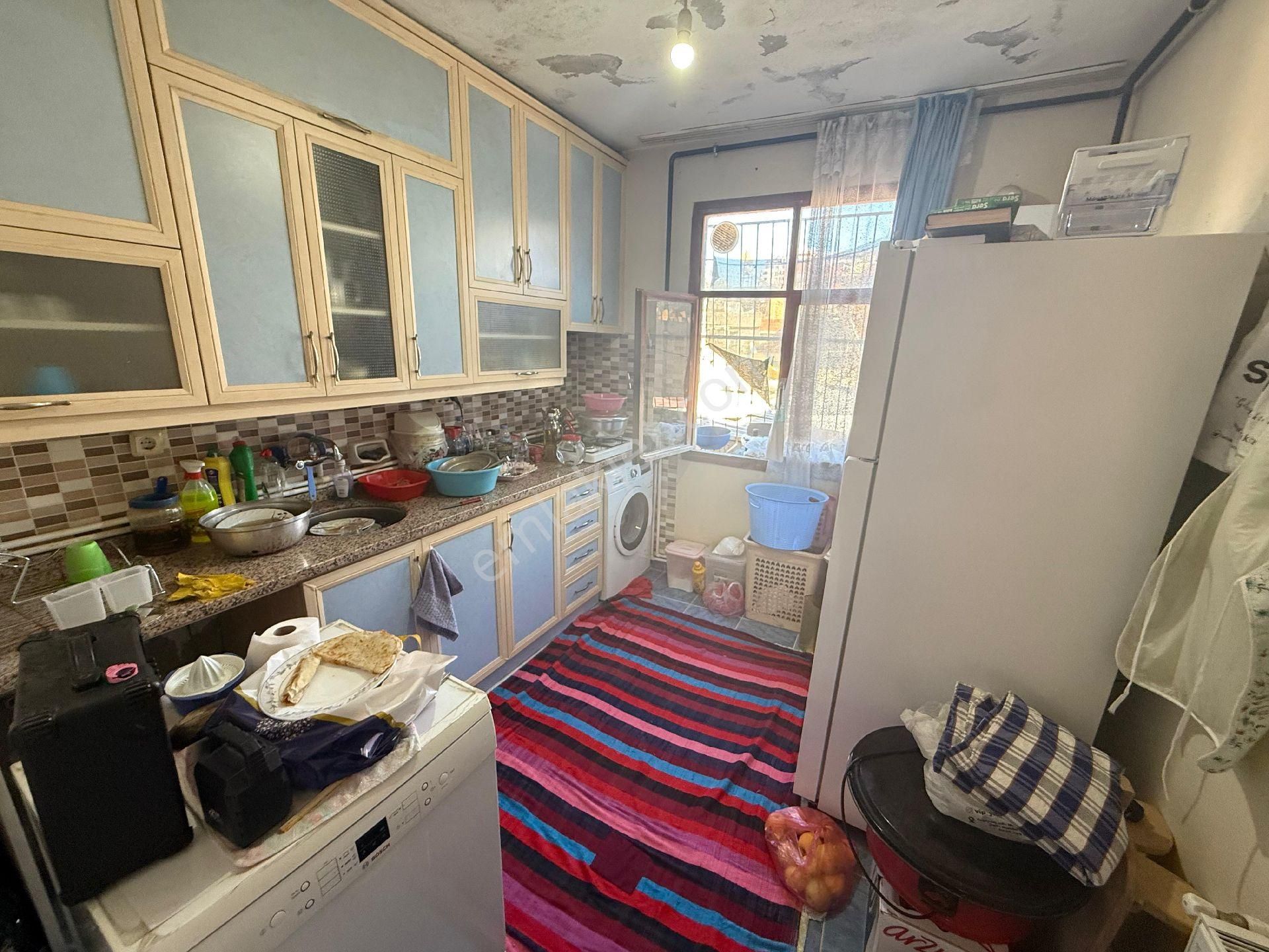 Tellidere'de 3 Katlı Doğalgazlı Kombili Satılık Müstakil - Görsel 3