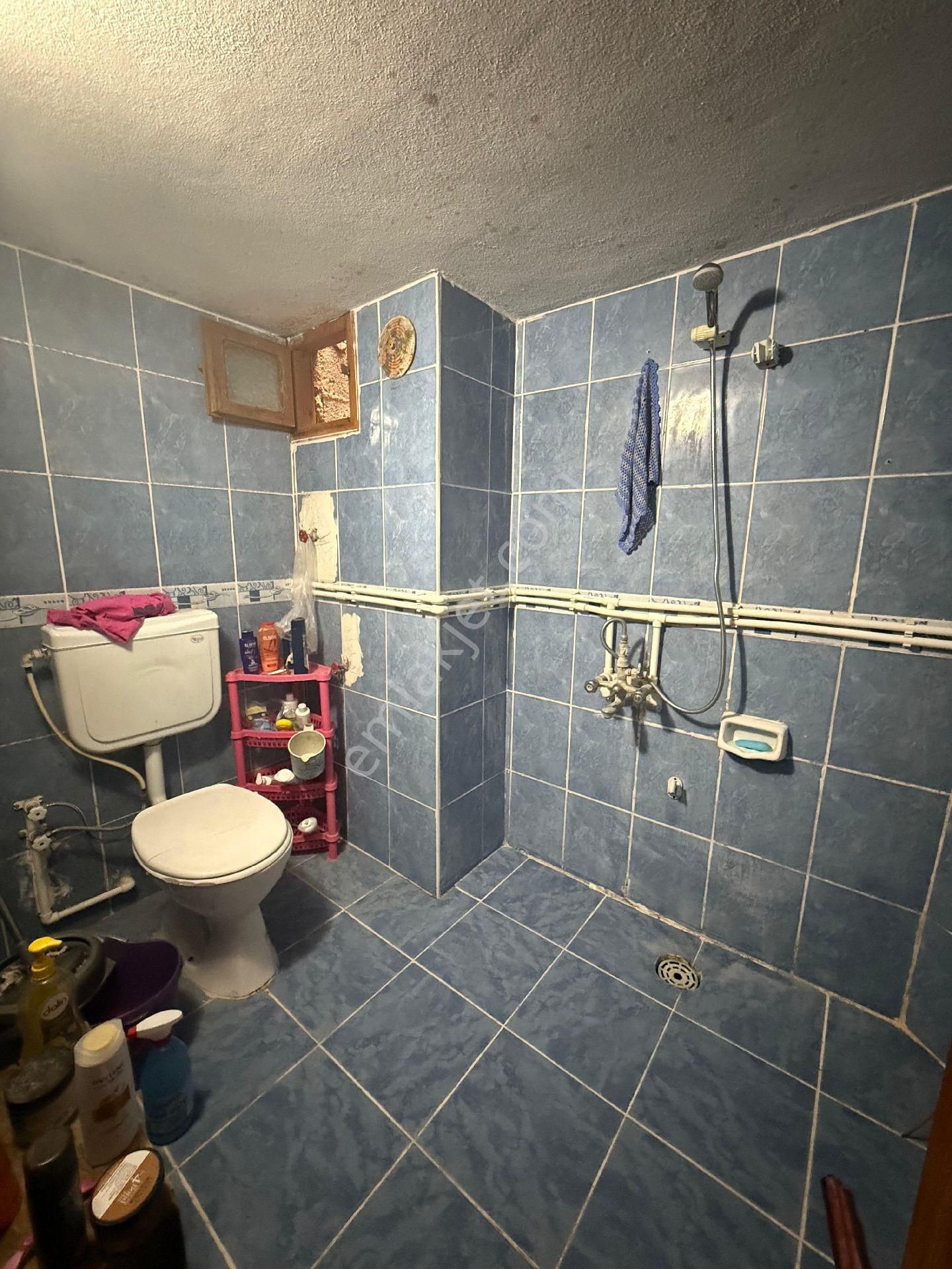 Tellidere'de 3 Katlı Doğalgazlı Kombili Satılık Müstakil - Görsel 6