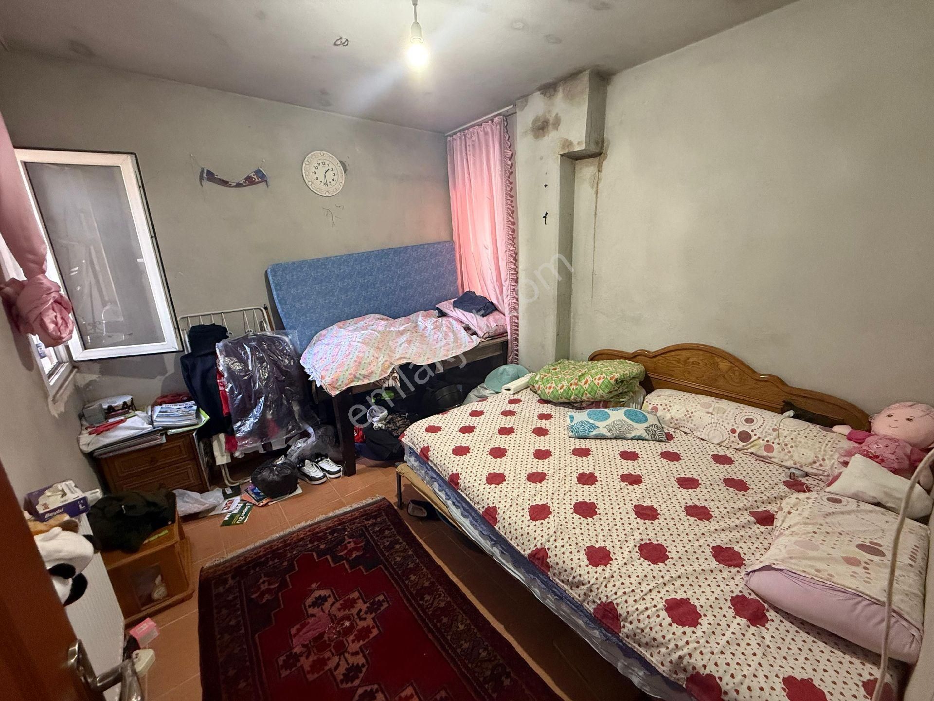 Tellidere'de 3 Katlı Doğalgazlı Kombili Satılık Müstakil - Görsel 10