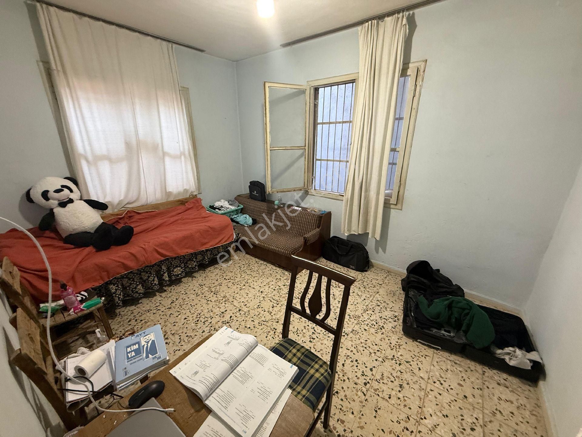 Tellidere'de 3 Katlı Doğalgazlı Kombili Satılık Müstakil - Görsel 13