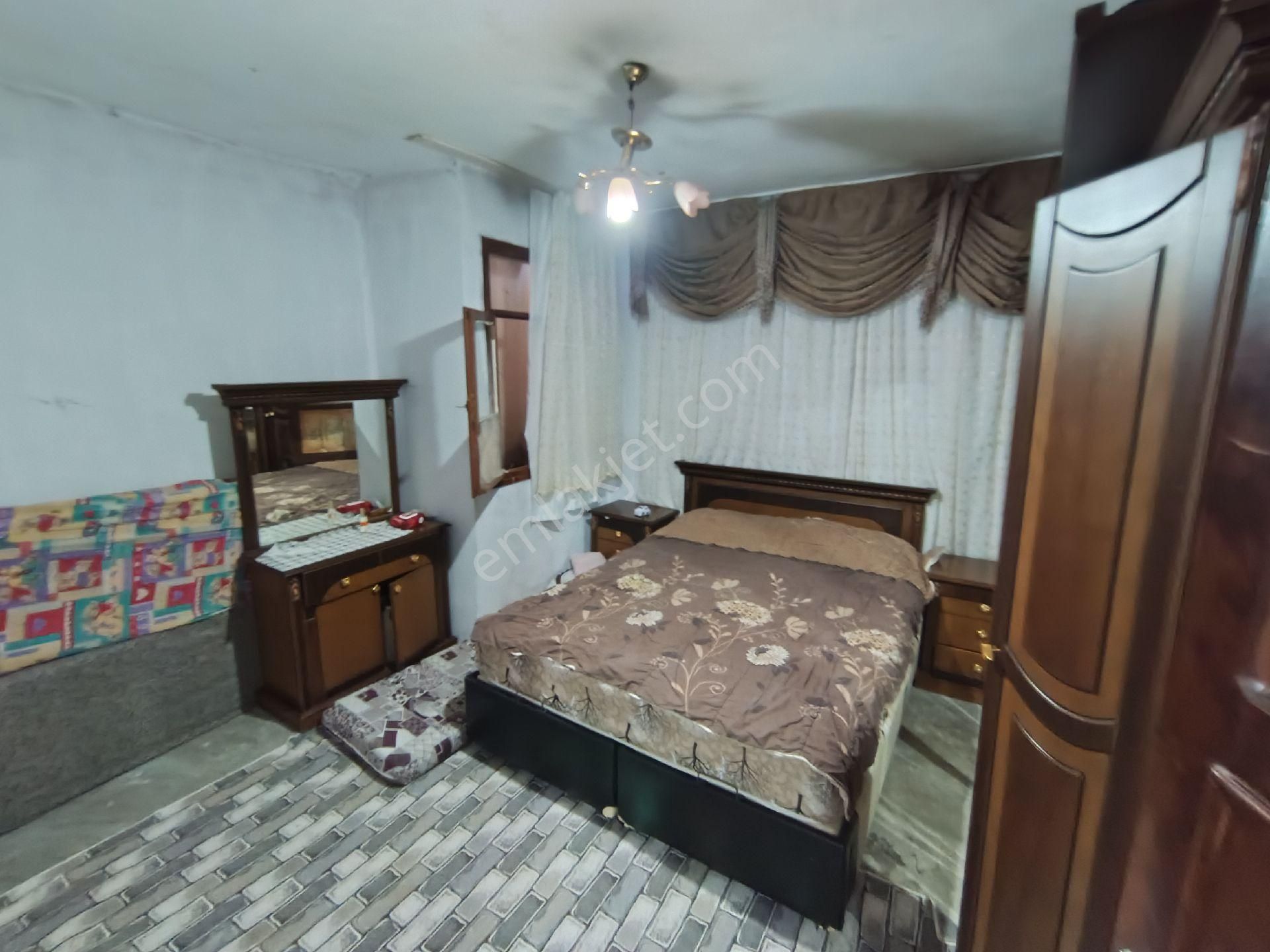 🏠 Gülpınar Mahallesi Salı Pazarı Civarında Komple Satılık 2 Katlı Müstakil Ev - Görsel 3