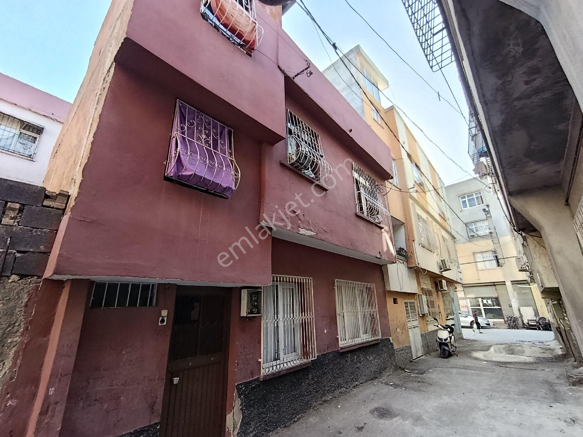 🏠 Gülpınar Mahallesi Salı Pazarı Civarında Komple Satılık 2 Katlı Müstakil Ev - Görsel 18