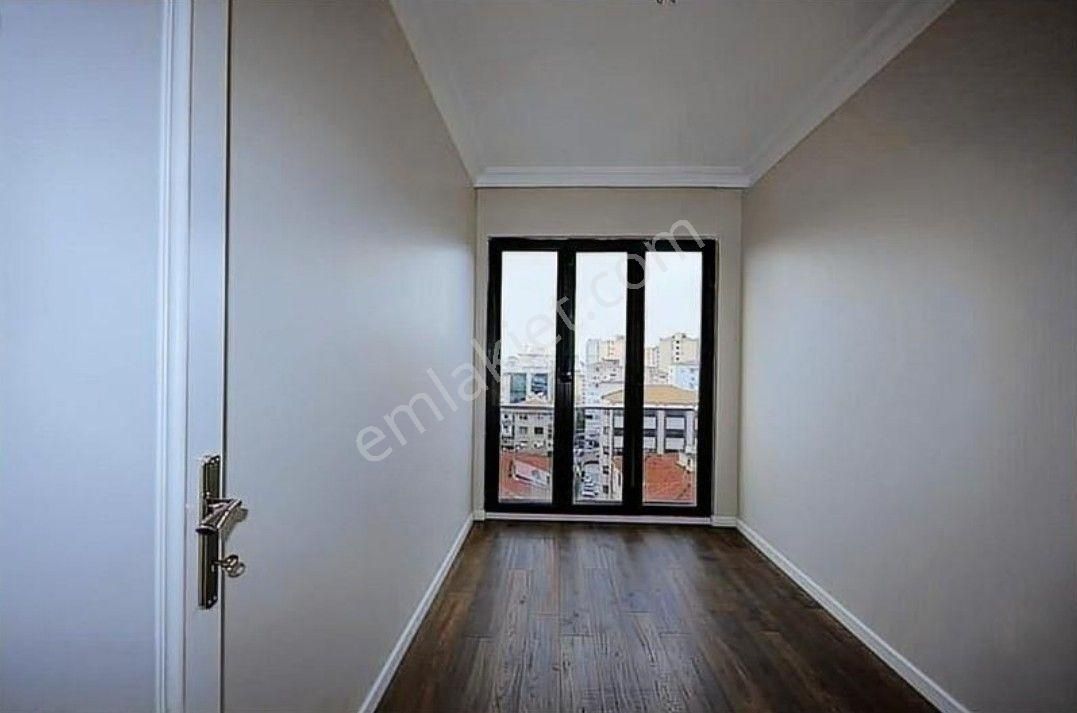 Adalar Denız Manzaralı Metroya 1 Dk 145m2 Balkonlu 3+1 Boş Daıre - Görsel 15