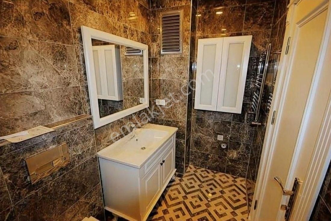 Adalar Denız Manzaralı Metroya 1 Dk 145m2 Balkonlu 3+1 Boş Daıre - Görsel 8