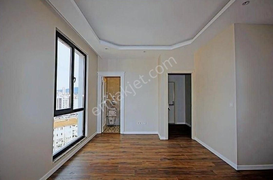 Adalar Denız Manzaralı Metroya 1 Dk 145m2 Balkonlu 3+1 Boş Daıre - Görsel 10